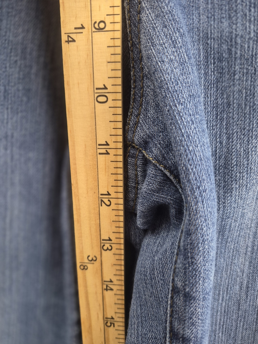 Bandolino Women's Straight-Leg Jeans‎ in Medium Blue - Picture 4 of 6